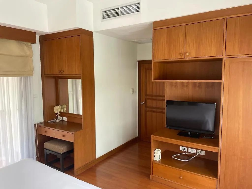 Beautiful 3-Bed Villa In Cherngtalay Thalang Layan Beach  Thailand