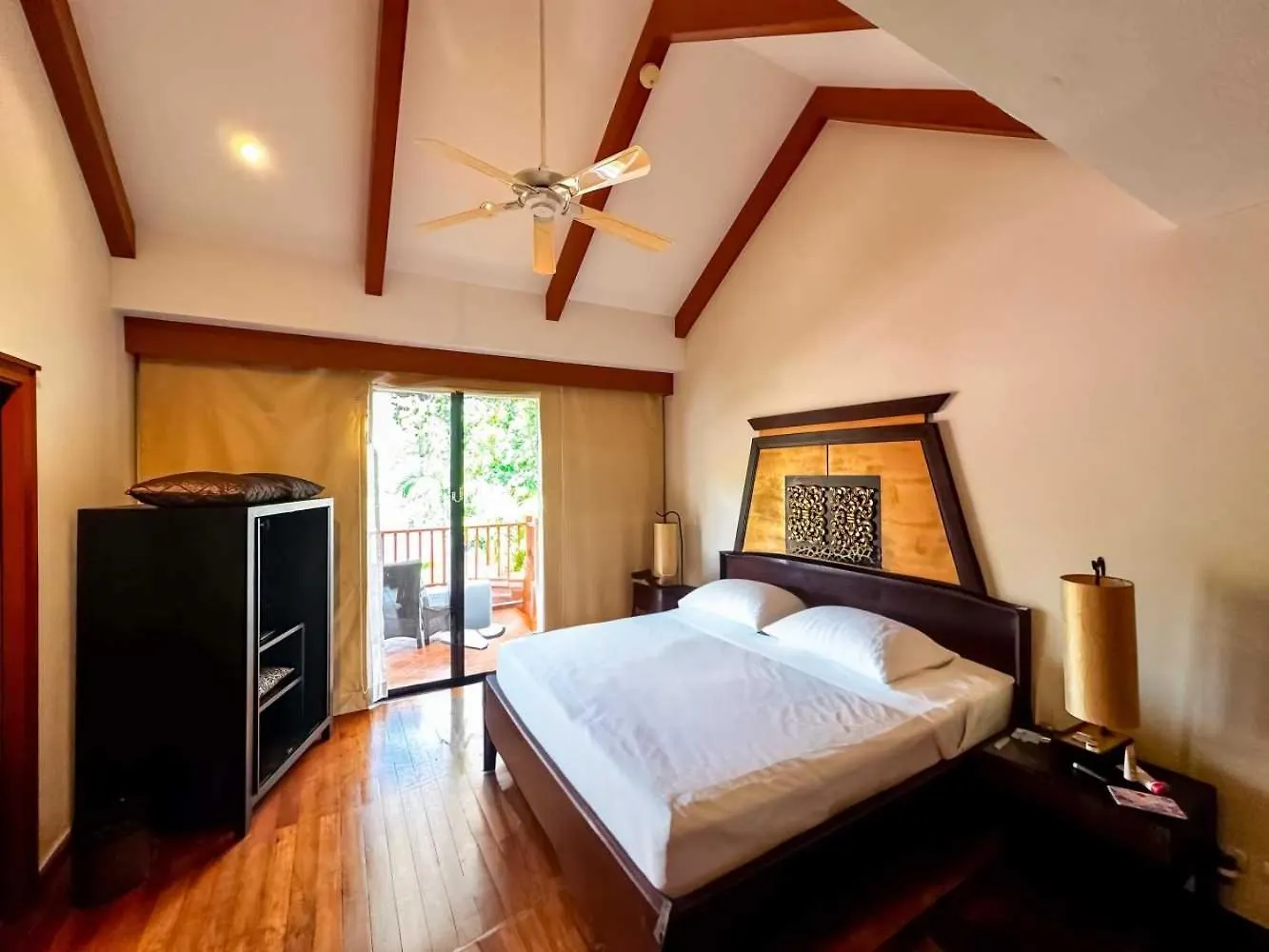 Beautiful 3-Bed Villa In Cherngtalay Thalang Layan Beach  0*, Layan Beach (Phuket)